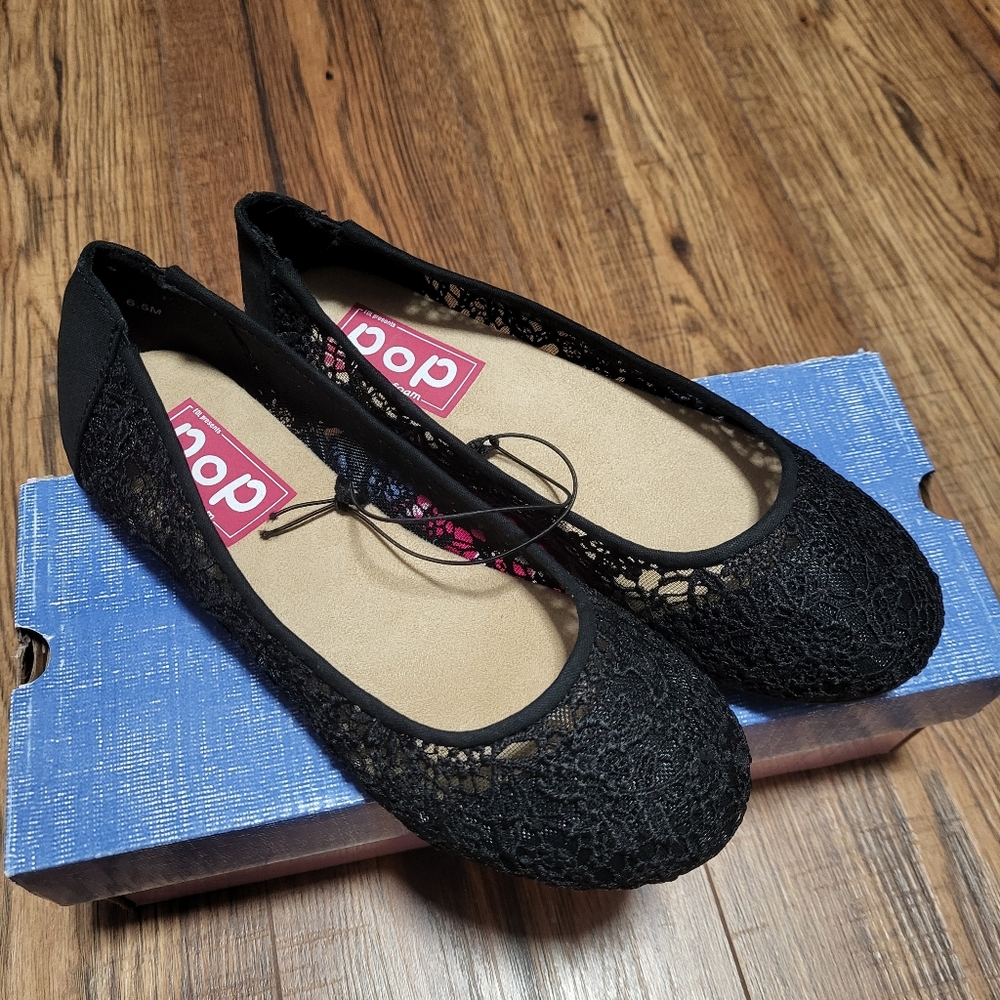 Pop women's Flat Shoes, size 6.5